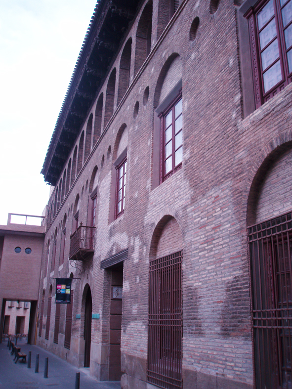 Fachada del palacio Marques de San Adrián Fachada del palacio Marques de San Adrián